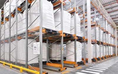 Tu almacén tiene espacio para muchos más palés. El problema no es el suelo: es cómo lo usas.